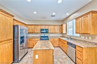 Building Photo - 8020 Aztec Basin Ave