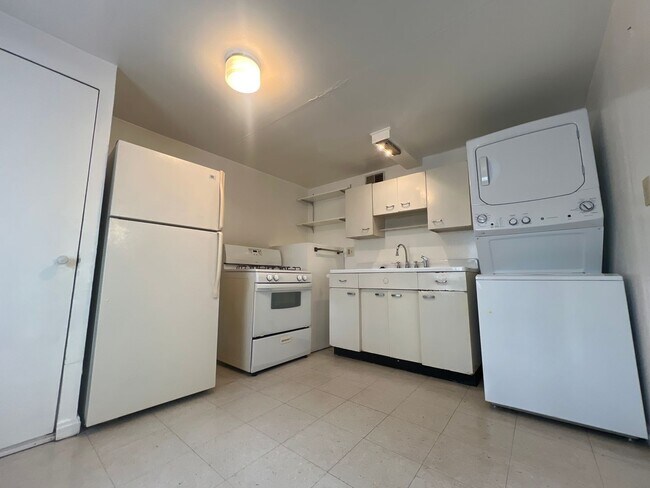 Foto del edificio - 226/228 Belmar Avenue