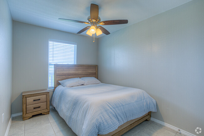 Master Bedroom - Bayshore Apartments