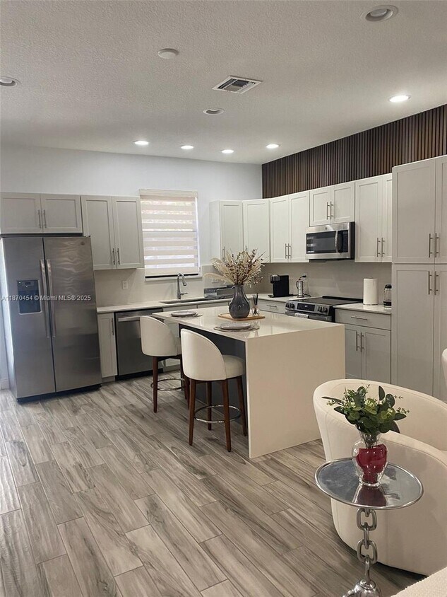 Foto principal - 20915 NW 1st Ct