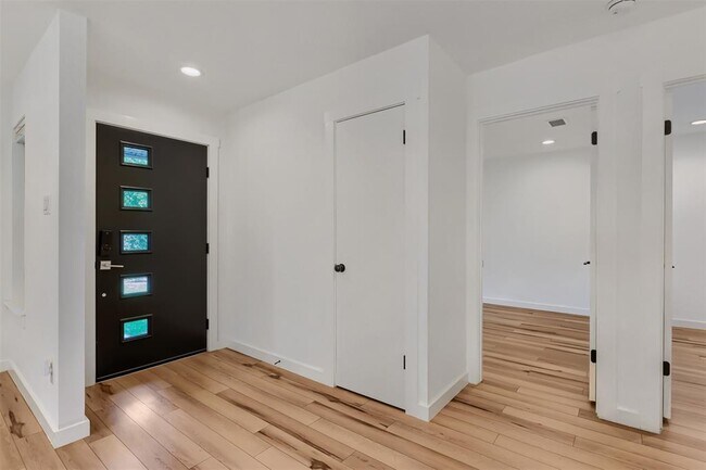 Building Photo - 2608 Piping Rock Trail