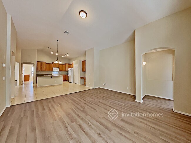 Building Photo - 11577 W Yuma St