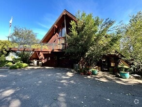 Building Photo - 957 N Shoshone Loop