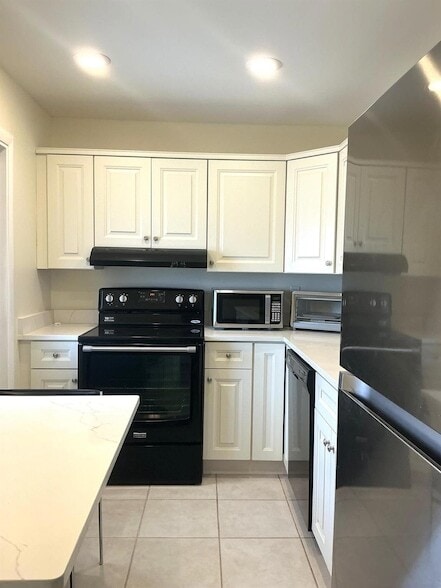 Building Photo - 5580 Tamberlane Cir