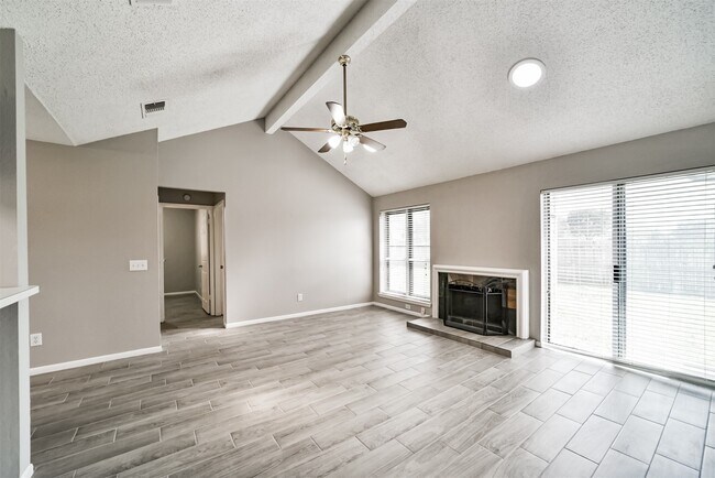 Foto del edificio - 1613 Brook Meadow Dr