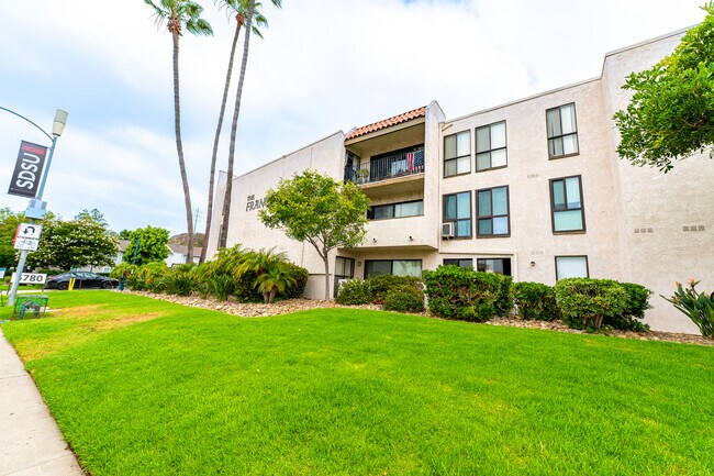 Foto del edificio - 6780 Friars Rd