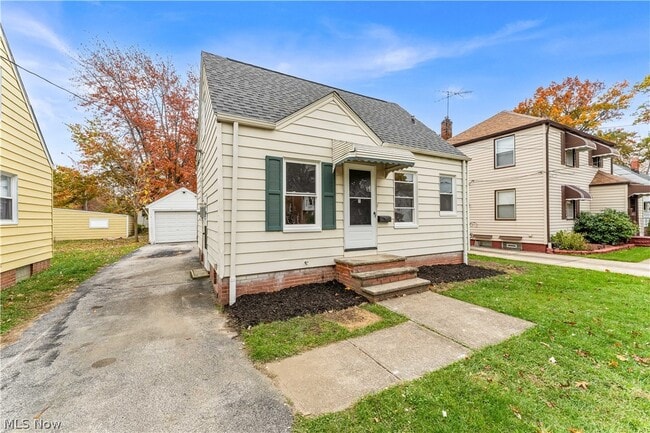 Building Photo - 441 E 250th St