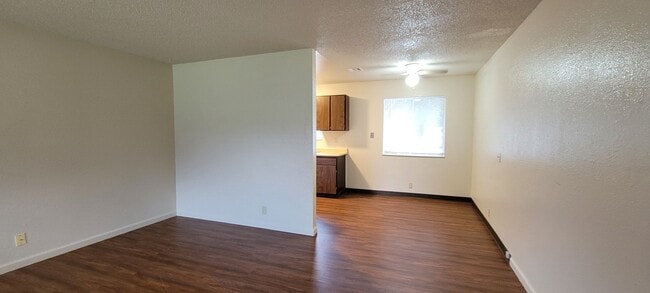 Building Photo - BOU2