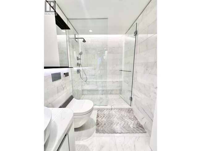 Photo du bâtiment - 1482 Robson St