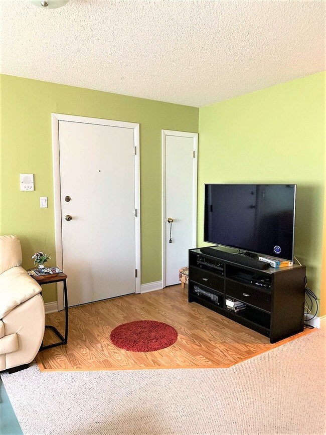 Foto del edificio - 9413 Kelvin Ln