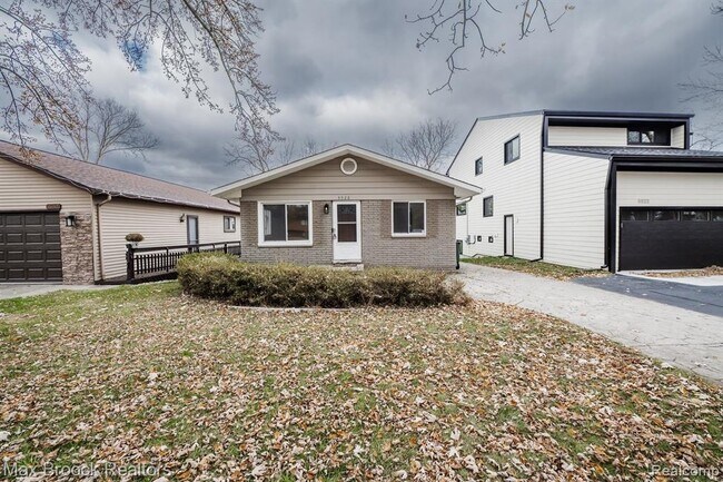 Foto del edificio - 5528 Sunnycrest Dr