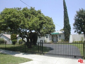 Building Photo - 6040 Van Noord Ave