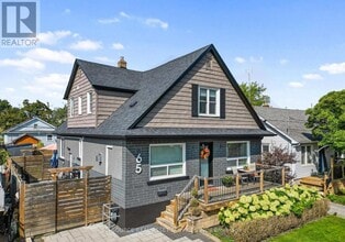 Building Photo - 65 Parkview Rd