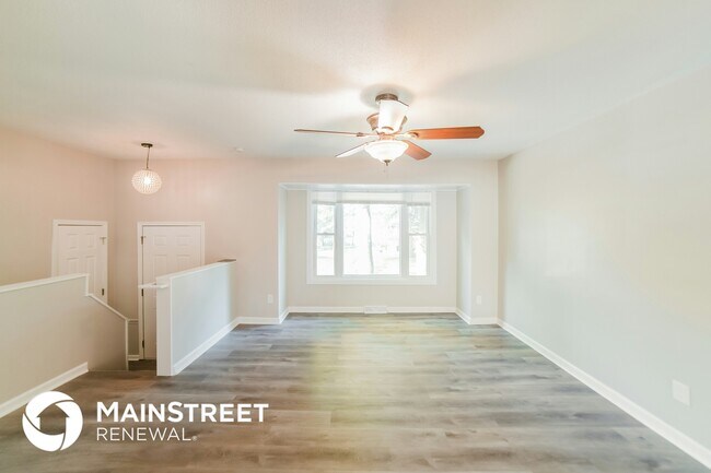 Foto del edificio - 816 NW Buckingham Pl