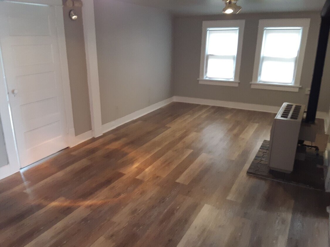 Foto principal - 1204 Shawano Ave