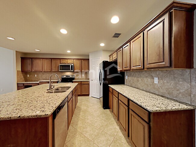 Building Photo - 10615 Bayhill Den