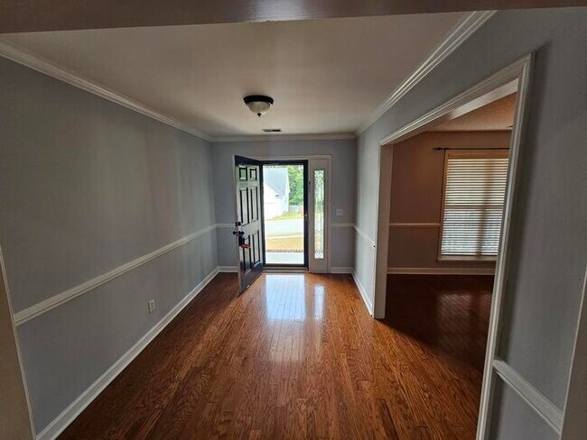 Foto del edificio - Elgin beauty with large bonus room