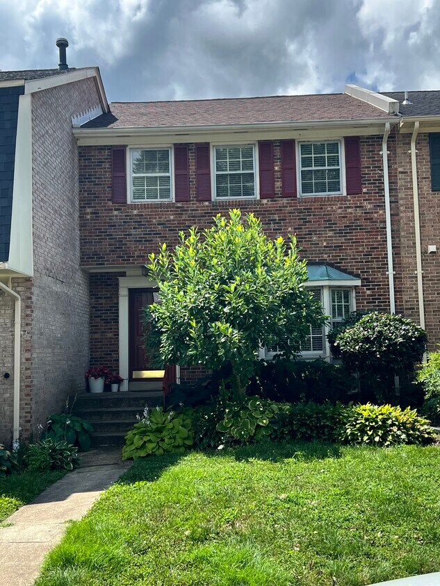 Foto principal - 2723 Carter Farm Ct