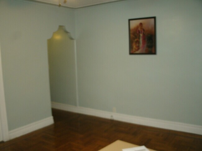 Foto del edificio - 300 E 45th St