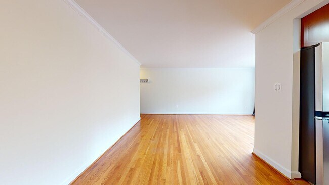 Foto del edificio - 2725 39th St NW