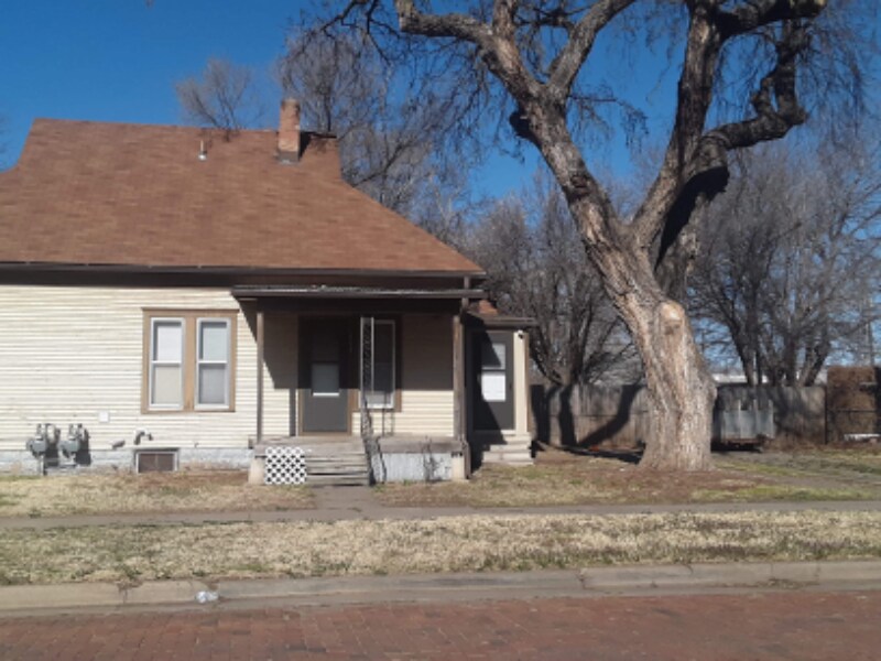 Primary Photo - 311 N Phillips Ave