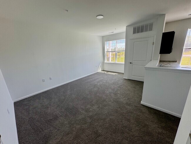 Building Photo - 1208 John Vanzandt Dr