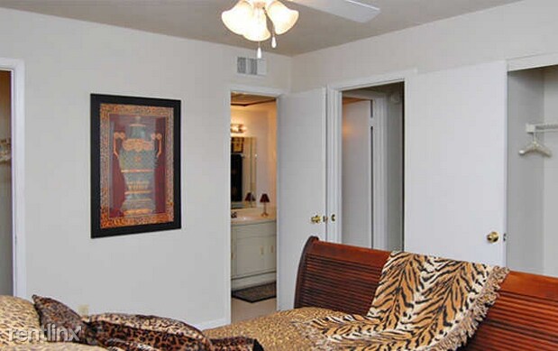 Foto del edificio - 5353 Pinemont Dr