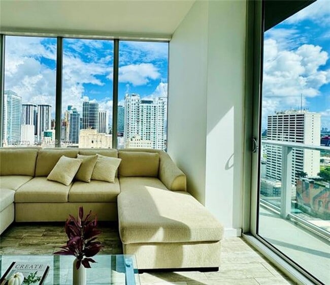 Foto del edificio - 151 SE 1st St