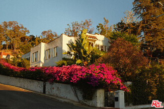 Building Photo - 672 Burwood Terrace