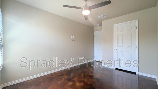 Building Photo - 1644 Sabine Rd