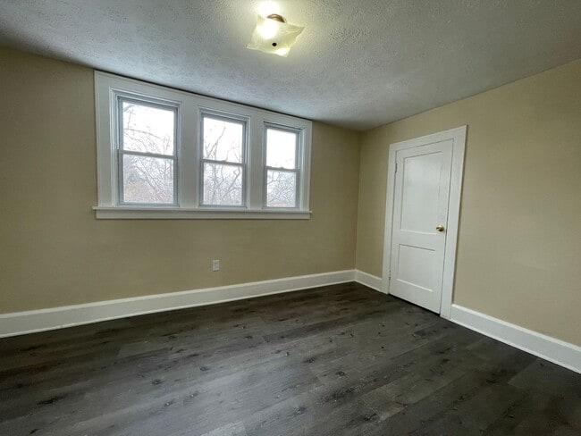 Building Photo - 5233 Anthony St