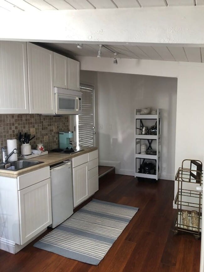 Building Photo - 457 Clubhouse Dr