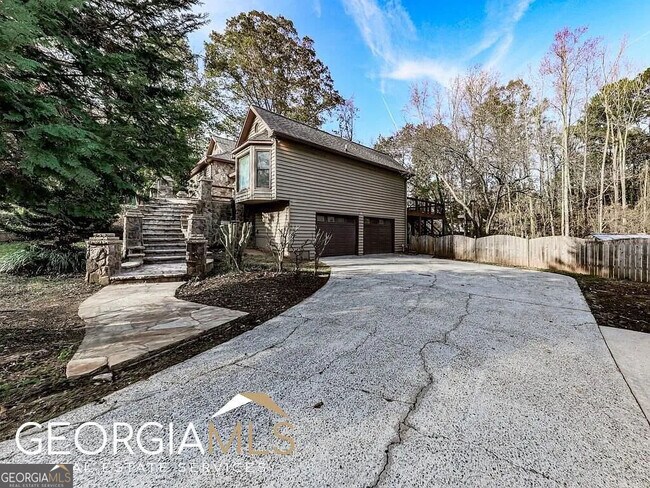 Building Photo - 2189 Chartwell Dr