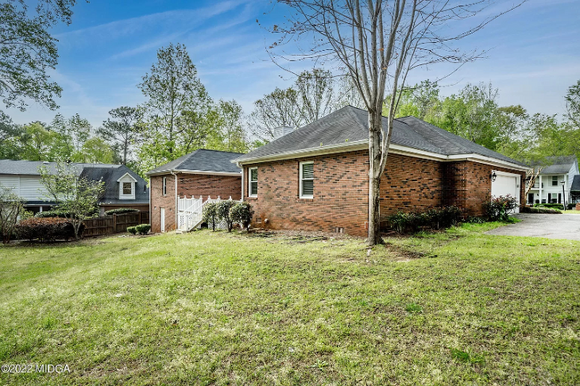 Foto del edificio - 205 Saddle Creek Ct