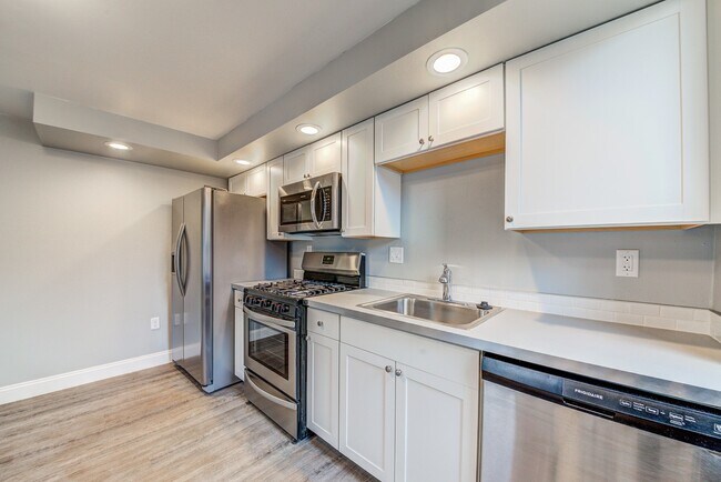 Foto del edificio - 744 Proctor Wy