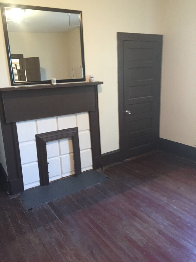 Building Photo - 1303 S Roxboro St