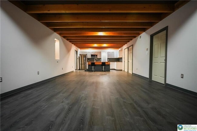 Foto del edificio - 335 Walnut Dr