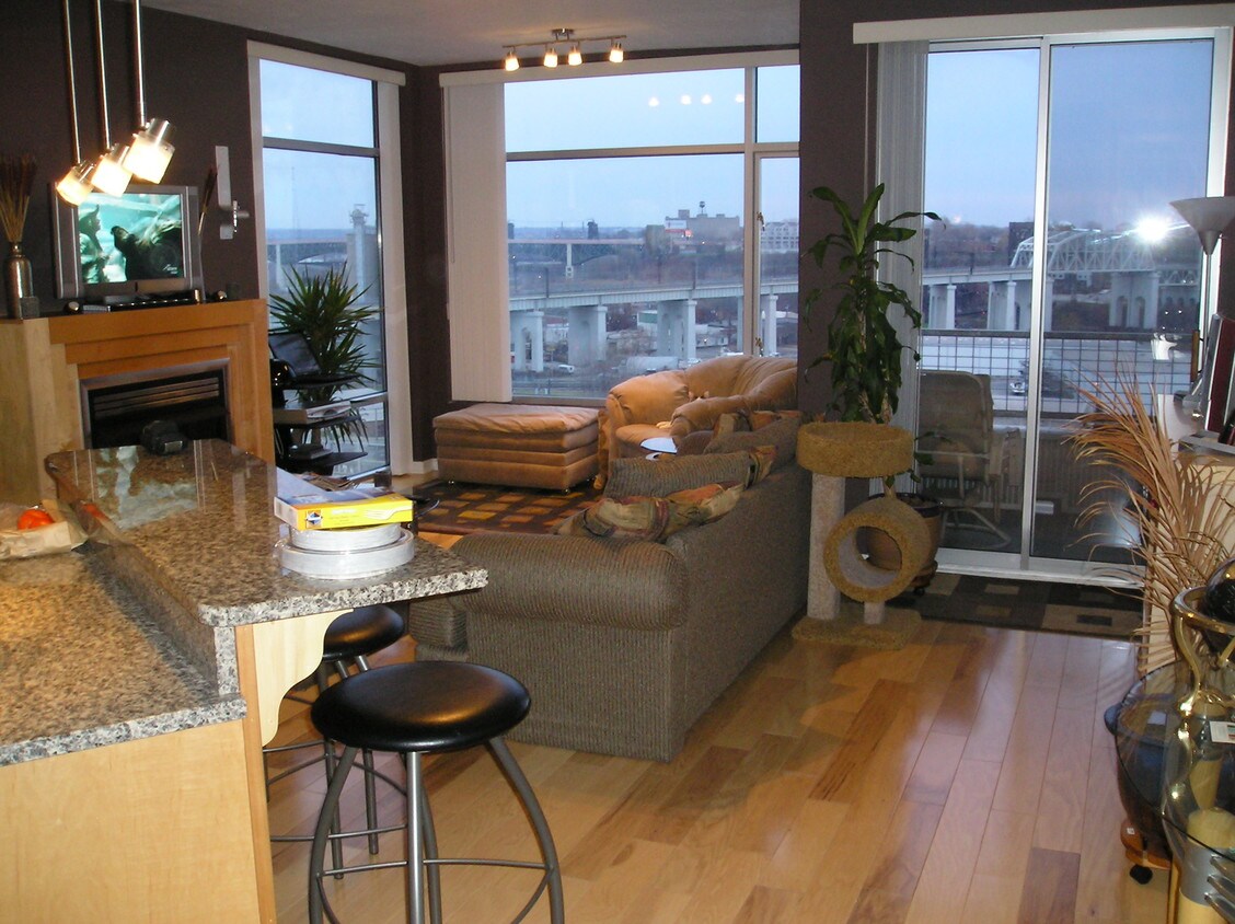 Foto principal - 2222 Detroit Ave