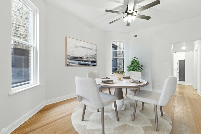 Foto del edificio - 909 W Addison St