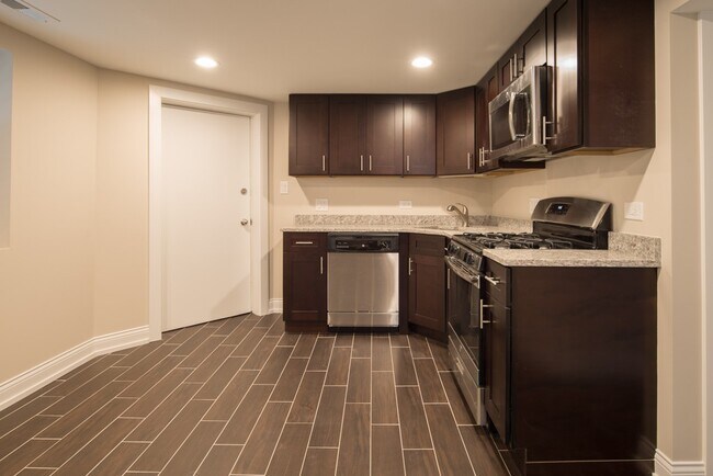 Foto del edificio - 2758 N Richmond St