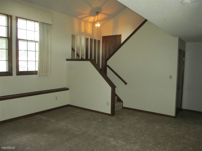 Building Photo - 3 br, 1.5 bath  - 1023 E Redwood Rd