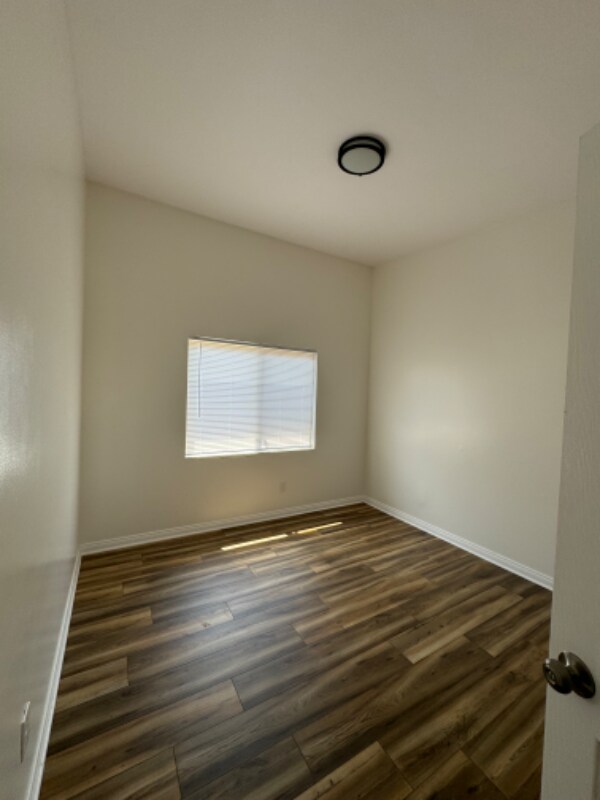 Building Photo - 7 E Naples St