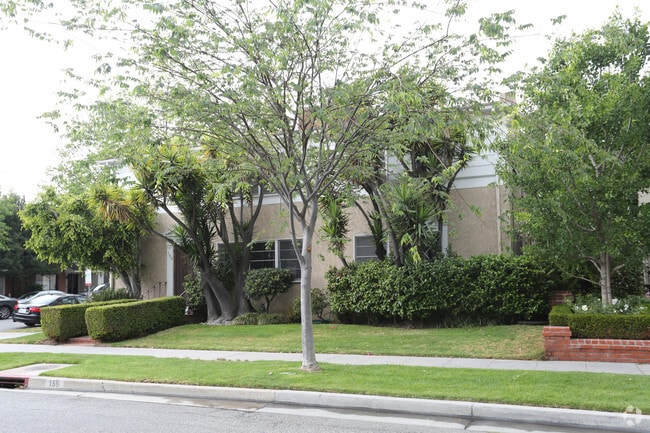 Building Photo - 9425 Charleville Blvd