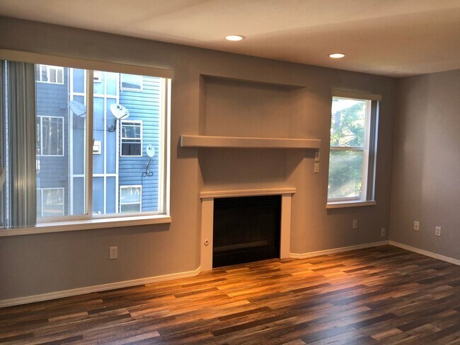 Foto del edificio - Modern and spacious 2 bedroom condo with b...