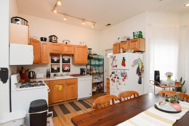 Foto del edificio - 3921 N Ashland Ave