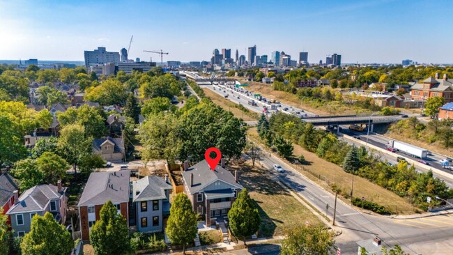 Foto del edificio - 605-607-607 S Champion Ave