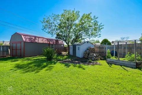 Building Photo - 8033 Weehunt Ct