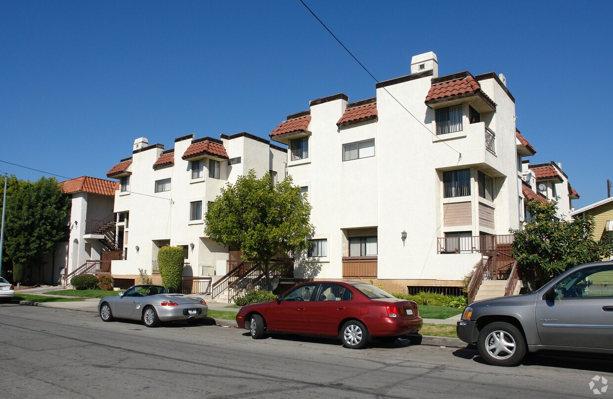Foto del edificio - 703 E Chestnut St