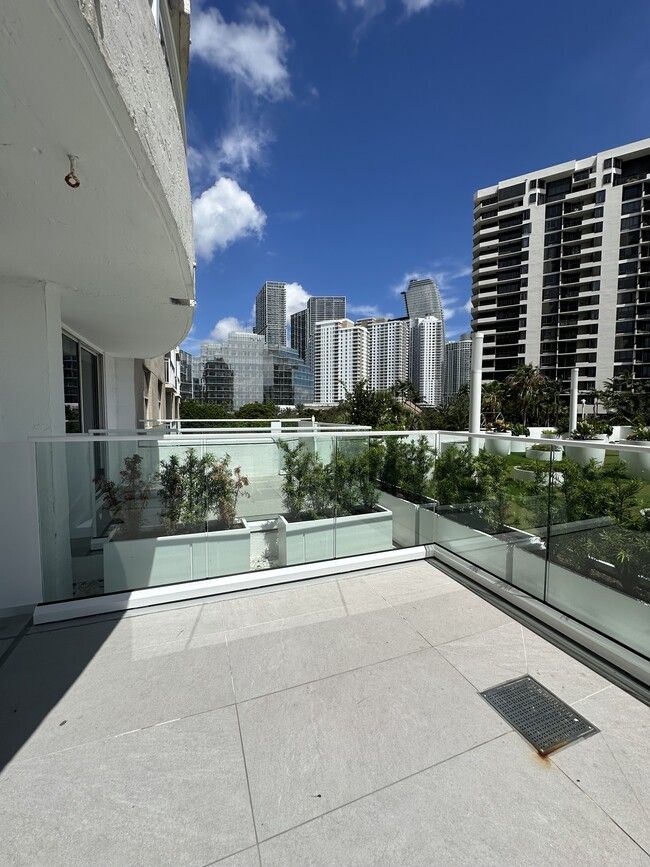 Foto del edificio - 770 Claughton Island Dr