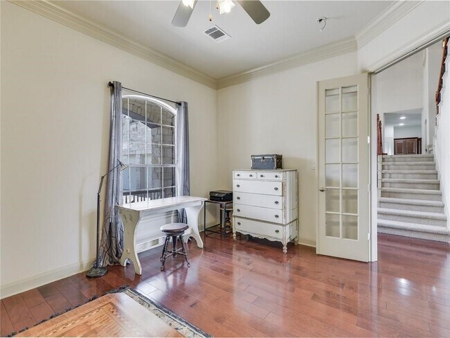 Foto del edificio - 15204 Barrie Dr